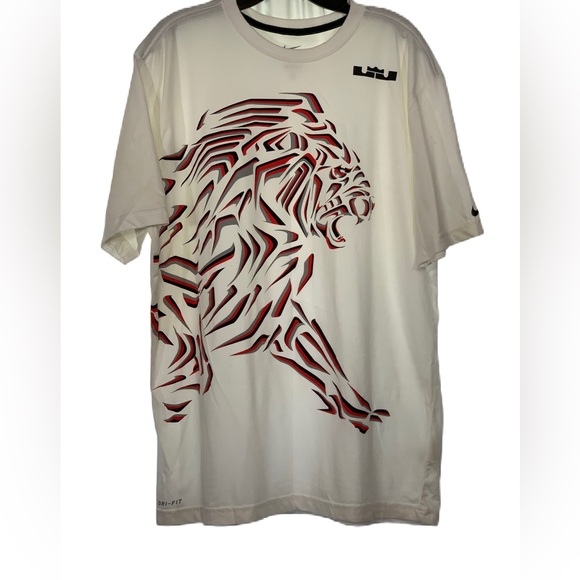 Lebron Lion T Shirt. Nike Shirt Mens XLarge Dri Fit Tiger Graphic Print.EC - Picture 1 of 8